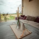 Glamping Jezeroooo Lipence * 프라하