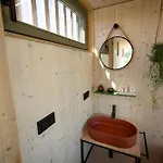 Glamping Jezeroooo Lipence * 프라하