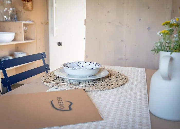 营地 Glamping Jezeroooo Lipence 布拉格