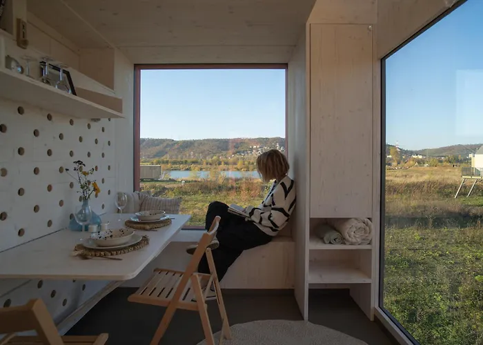 Glamping Jezeroooo Lipence مكان تخييم