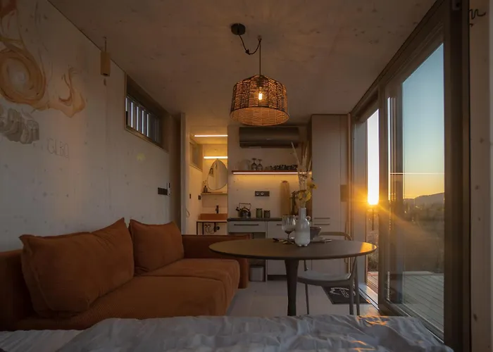 Glamping Jezeroooo Lipence براغ