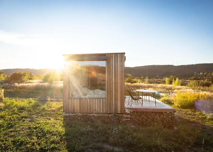 Glamping Jezeroooo Lipence مكان تخييم
