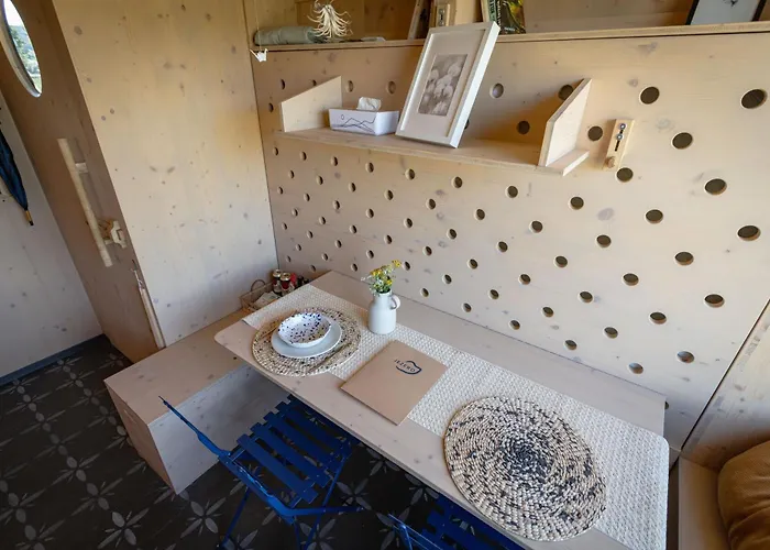 Glamping Jezeroooo Lipence براغ