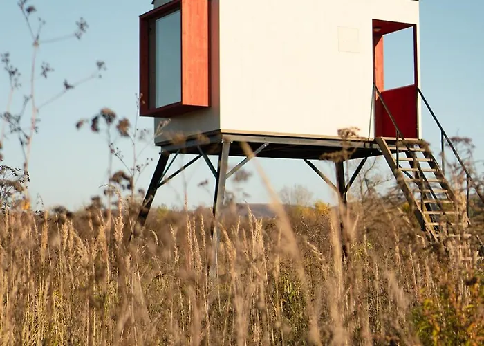 Glamping Jezeroooo Lipence مكان تخييم *