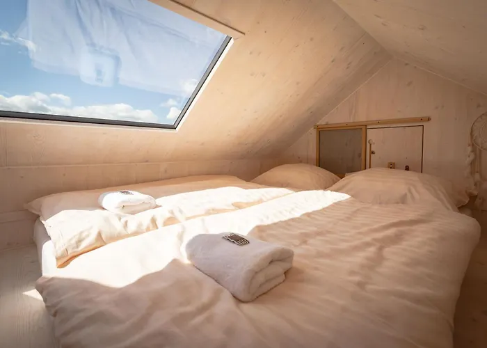 Glamping Jezeroooo Lipence براغ